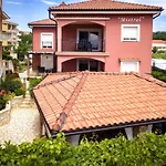 Mistral-4 By Interhome Lopar