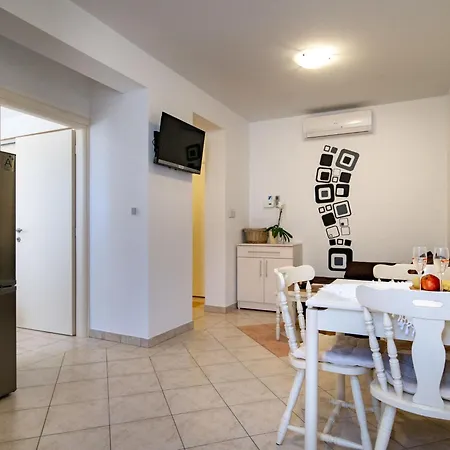 Mistral-4 By Interhome Apartment Lopar