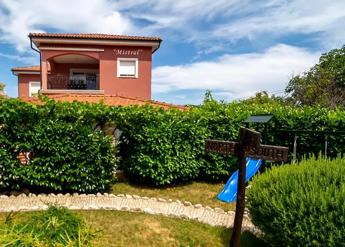 Mistral-4 By Interhome Apartment Lopar