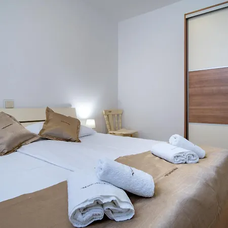 Mistral-4 By Interhome *