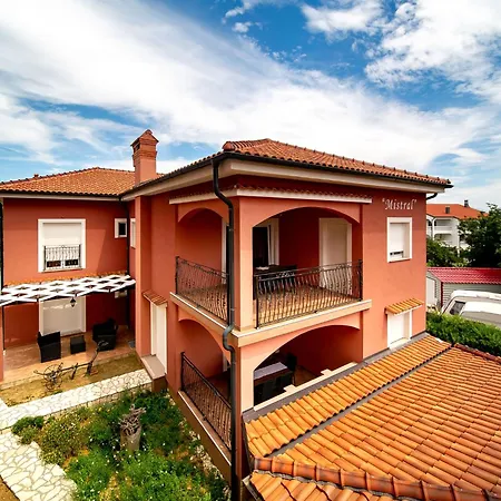Mistral-4 By Interhome Apartament