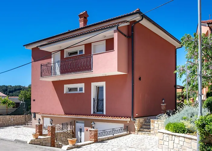 Mistral-4 By Interhome