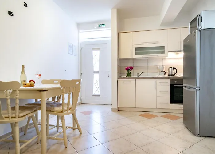 Mistral-4 By Interhome * Lopar