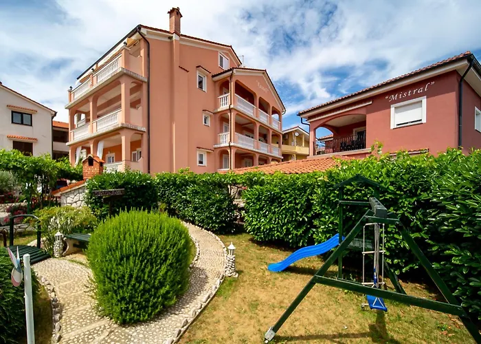 Mistral-4 By Interhome *