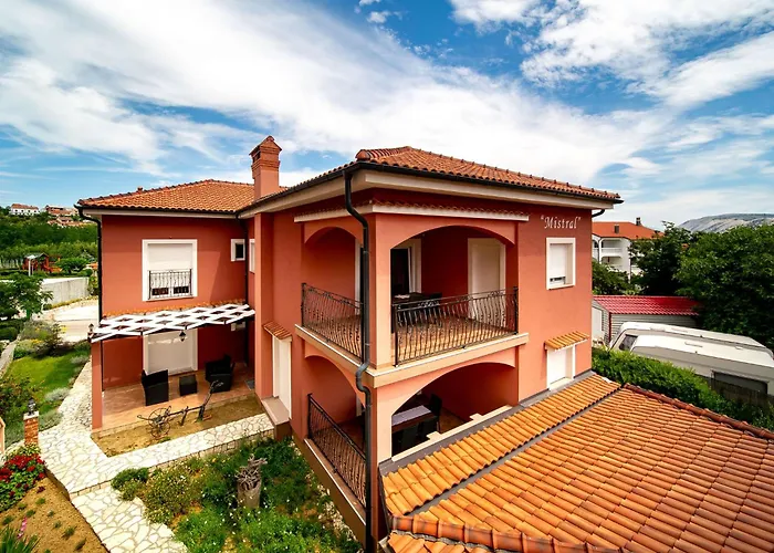 Mistral-4 By Interhome Apartament